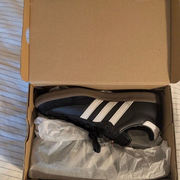 Adidas Samba Shoes- black and white Size 8.5 womens (7 mens) - Picture 9 of 9